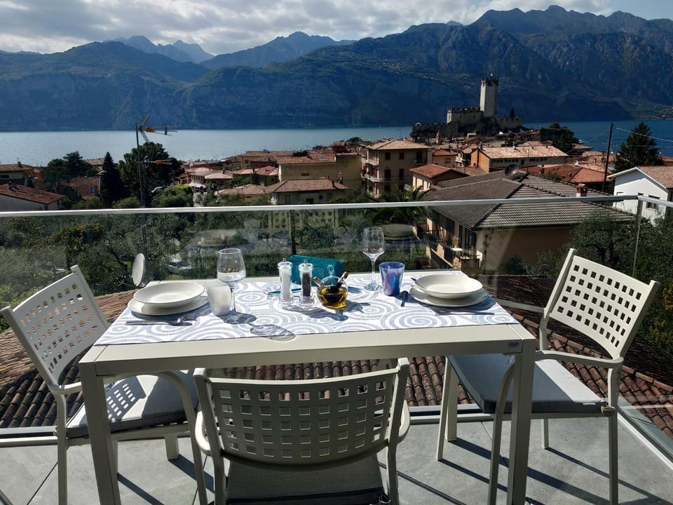 Blue Sky Garda - Zaffiro Apartment in Malcesine