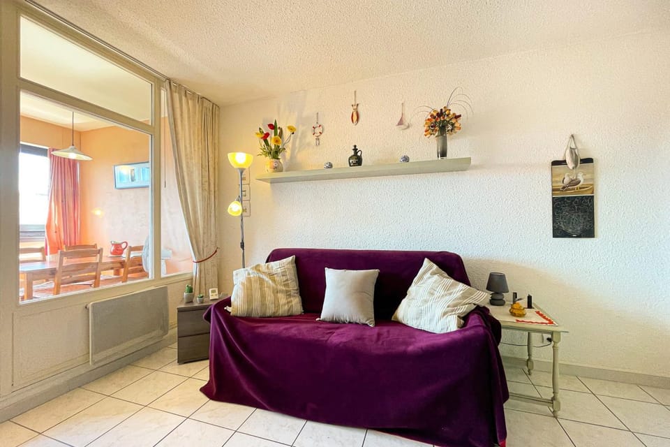 Bright apartment with pool Apartment in Fréjus