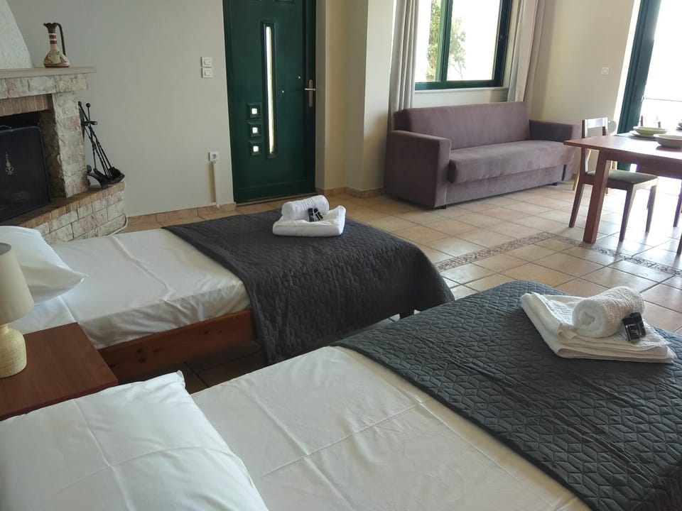 Bed, Dining area