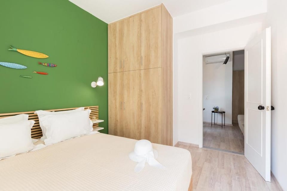 Bed, Decorative detail, Bedroom