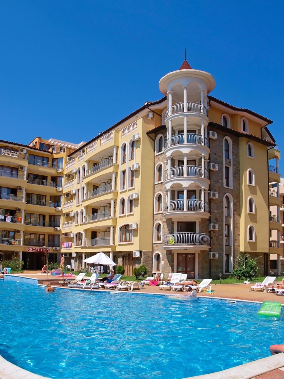 Property building, Swimming pool