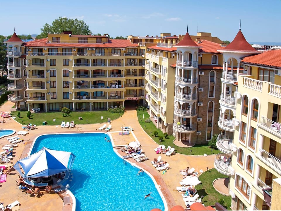 Property building, Swimming pool