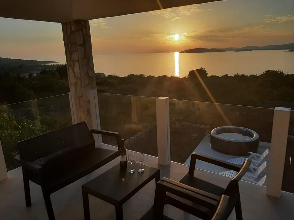 Holiday Home Drvenik House in Split-Dalmatia County