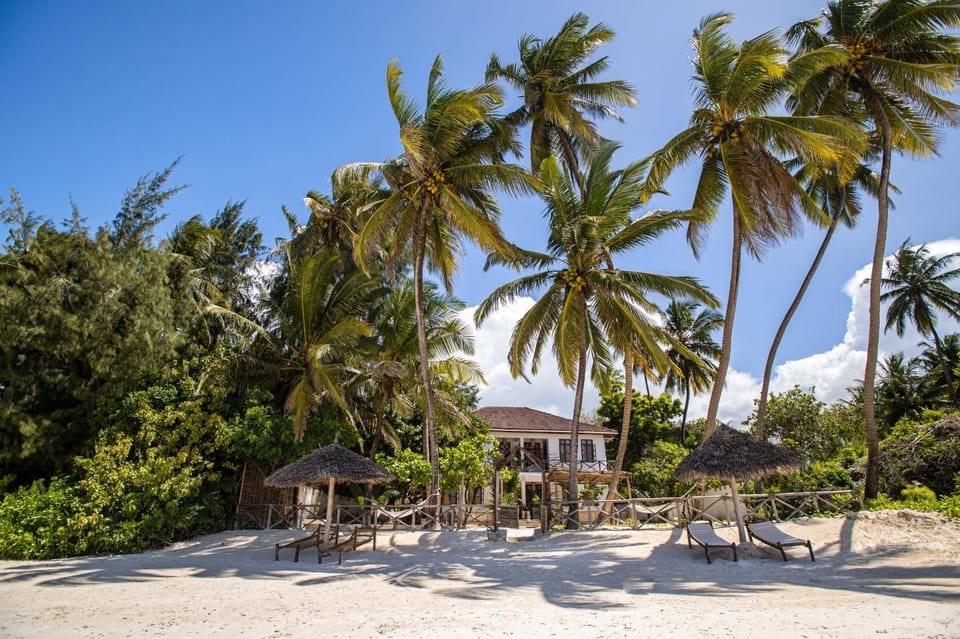 Property building, Beach, Beach, Sea view, Area and facilities, Location