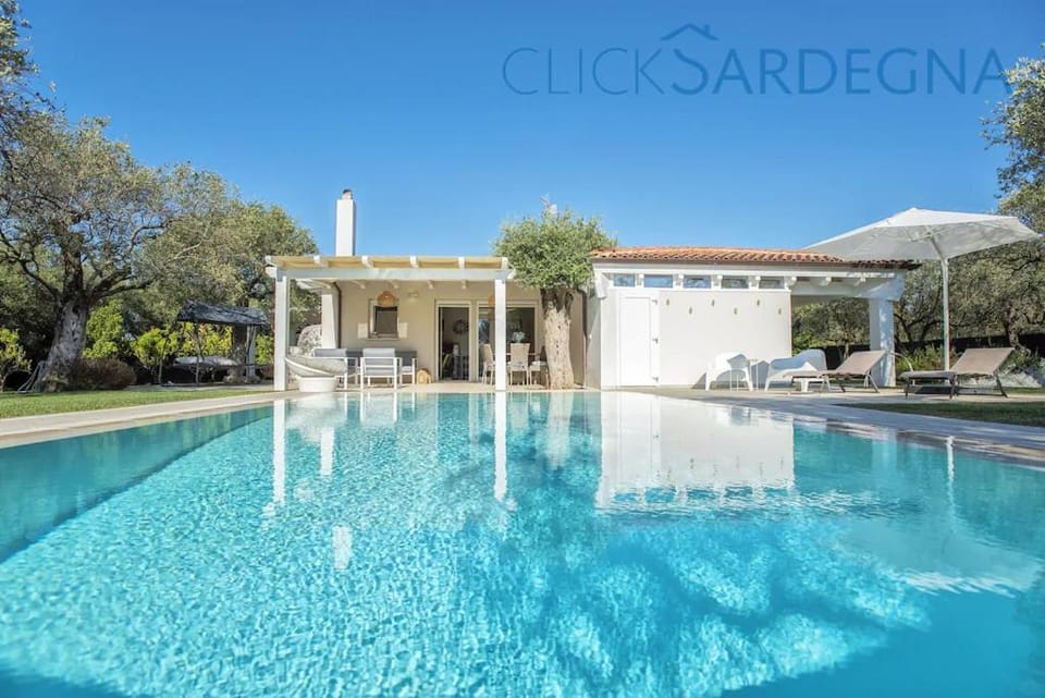 Alghero Villa Nuit Blanche con piscina Air Co WiFi vicino spiaggia Villa in Sardinia