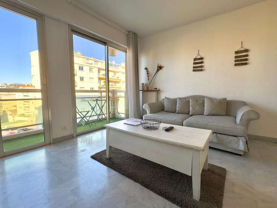 Balcony/Terrace, Living room