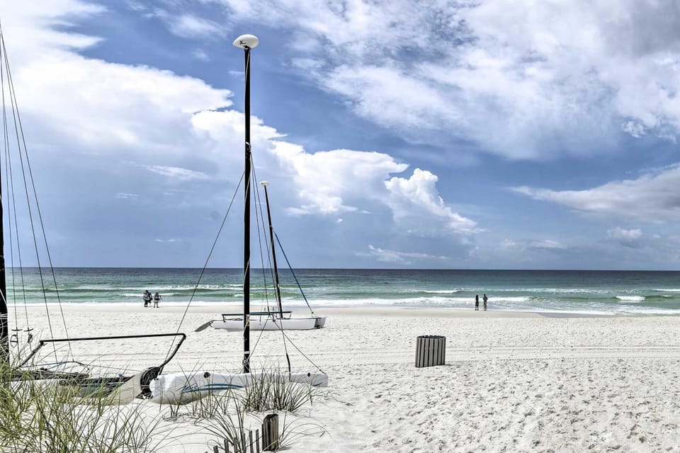 Panama City Condo w/ Balcony & Pool, Walk to Beach House in Lower Grand Lagoon