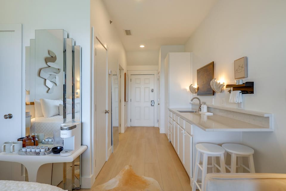 Ocean View Condo Btwn Rosemary and Alys Beach! Apartment in Rosemary Beach