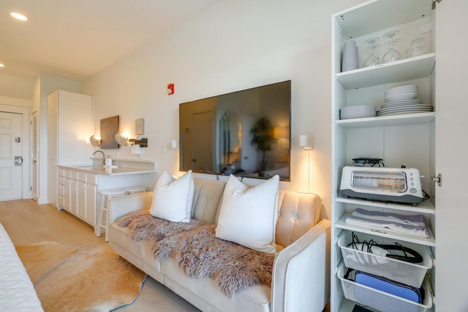 Ocean View Condo Btwn Rosemary and Alys Beach! Apartment in Rosemary Beach