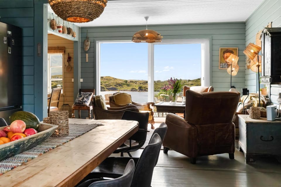 Natural landscape, View (from property/room), Living room, Seating area, Mountain view, Sea view