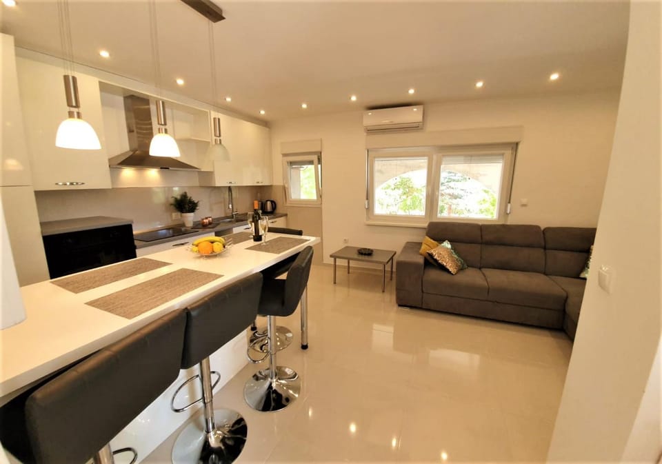 B&K Apartment in Tisno