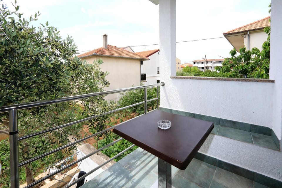 Balcony/Terrace, Garden view