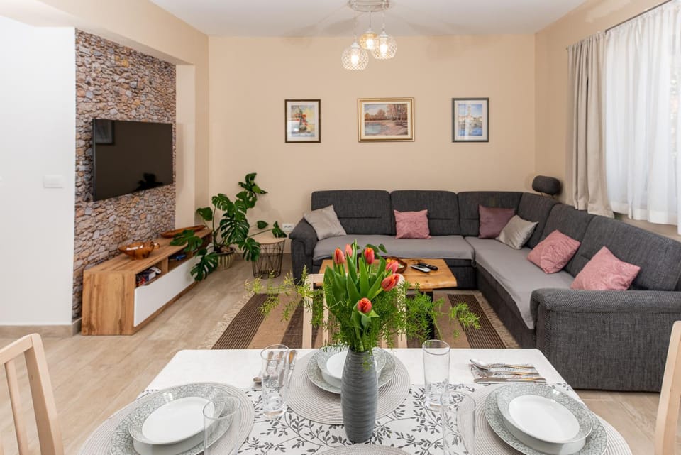 Calypso - newly equiped, with separate entrance and parking Apartment in Split-Dalmatia County