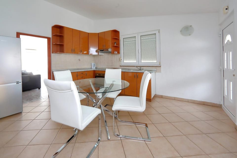 Kitchen or kitchenette, oven, stove