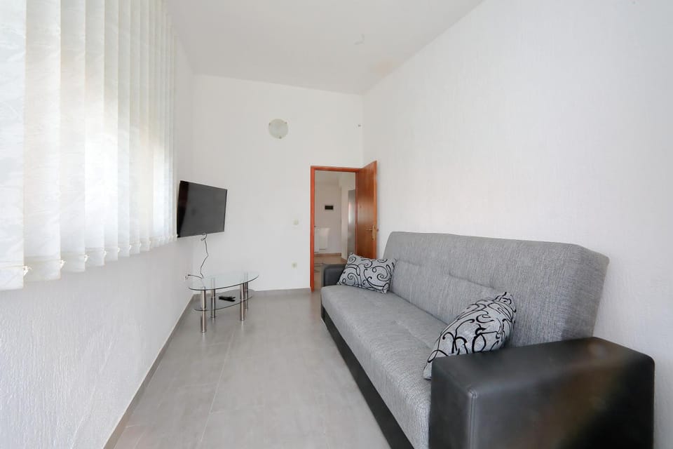 TV and multimedia, Living room, air conditioner