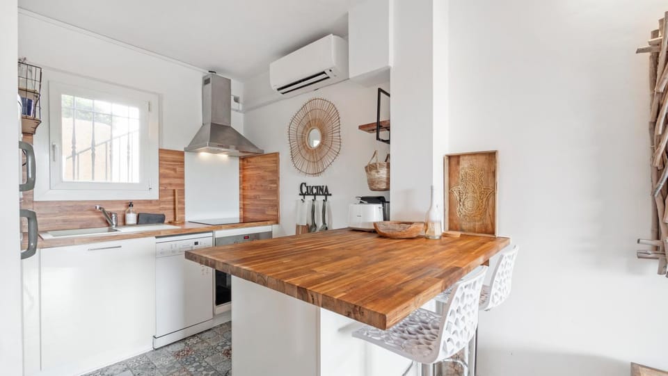 Kitchen or kitchenette, kitchen, kitchen