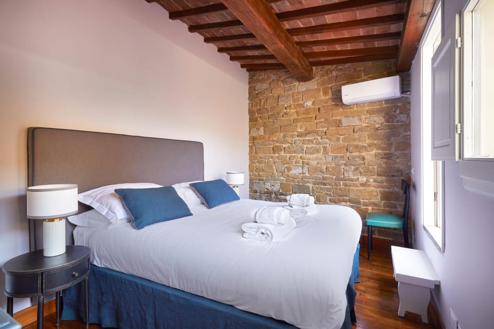 Bed, Bedroom, towels, air conditioner