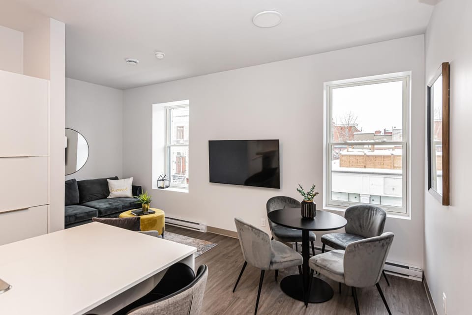 TV and multimedia, Kitchen or kitchenette, Living room, Seating area, Dining area, Evening entertainment, Bedroom