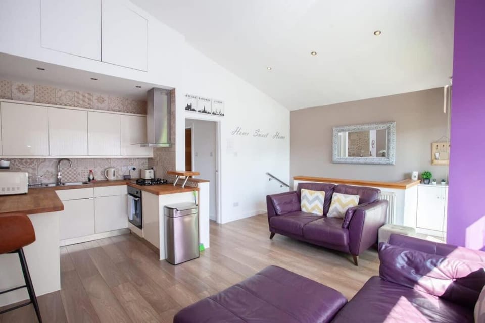 Mosspark Boulevard Exec Apartment ii - Free Parking Apartment in Glasgow