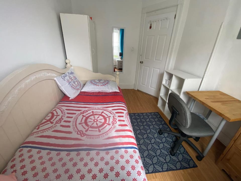 Classical American House 4 Bed and Breakfast in Brooklyn