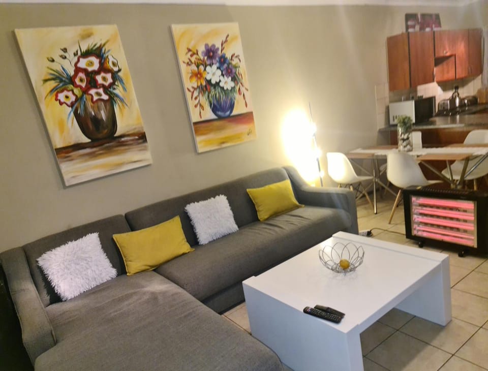 Midrand Ninth on Lever Shalom Apartment in Gauteng