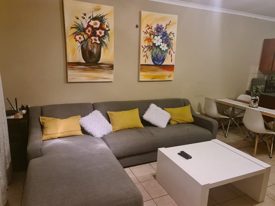 Midrand Ninth on Lever Shalom Apartment in Gauteng