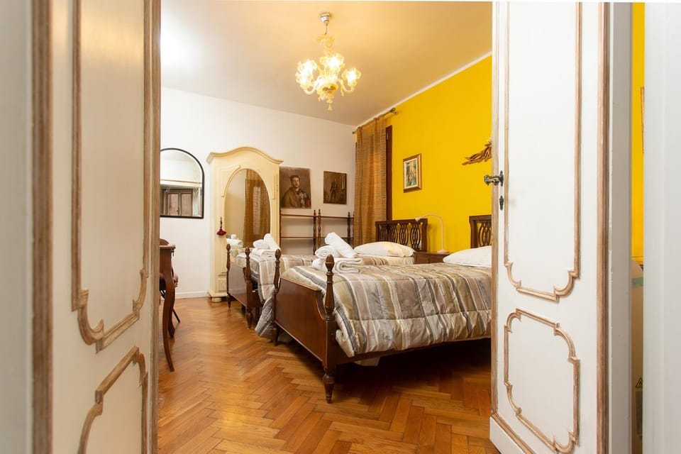 Royal Rialto Apartment - Grand Canal View Apartment in San Marco