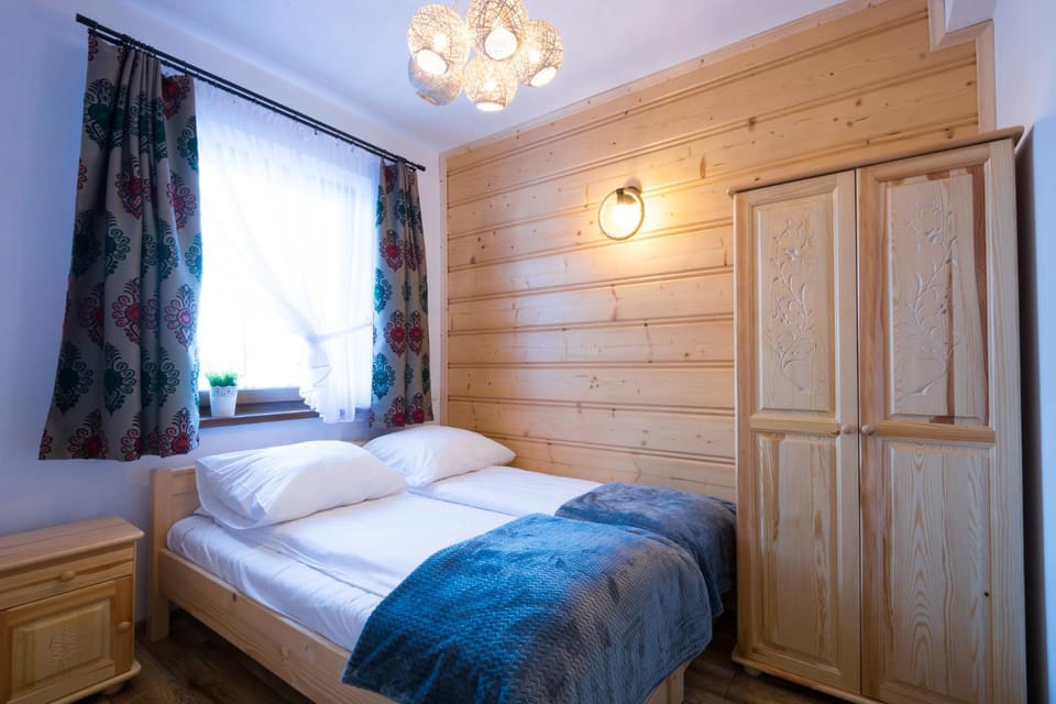 Bed, Photo of the whole room, Decorative detail, Bedroom