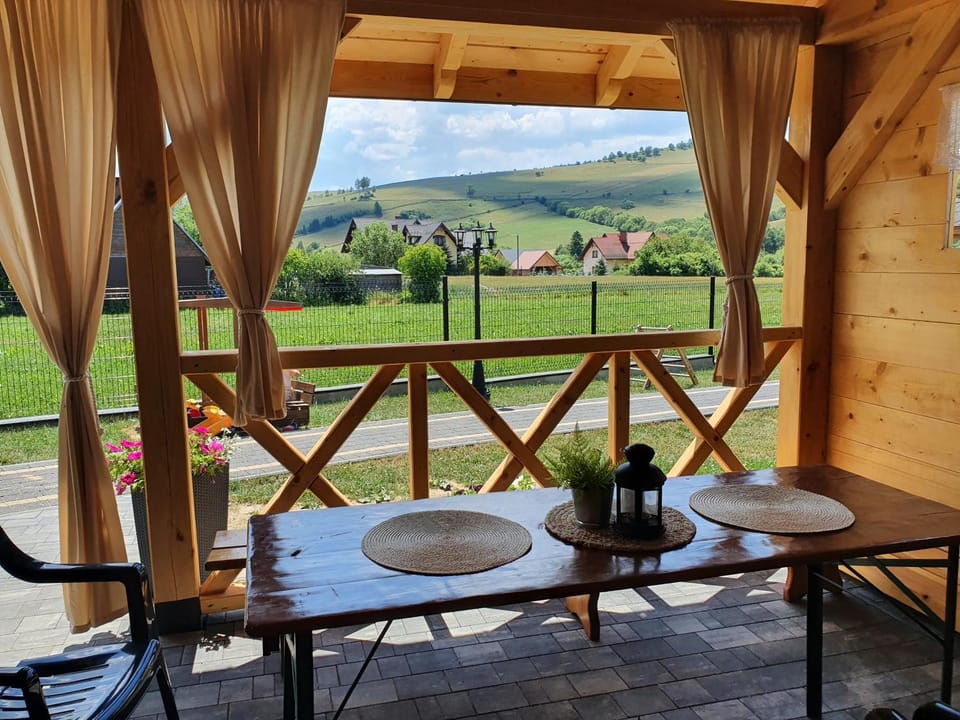 Patio, Day, Garden, Balcony/Terrace, Garden view, Mountain view