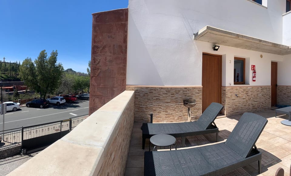 Balcony/Terrace, Street view