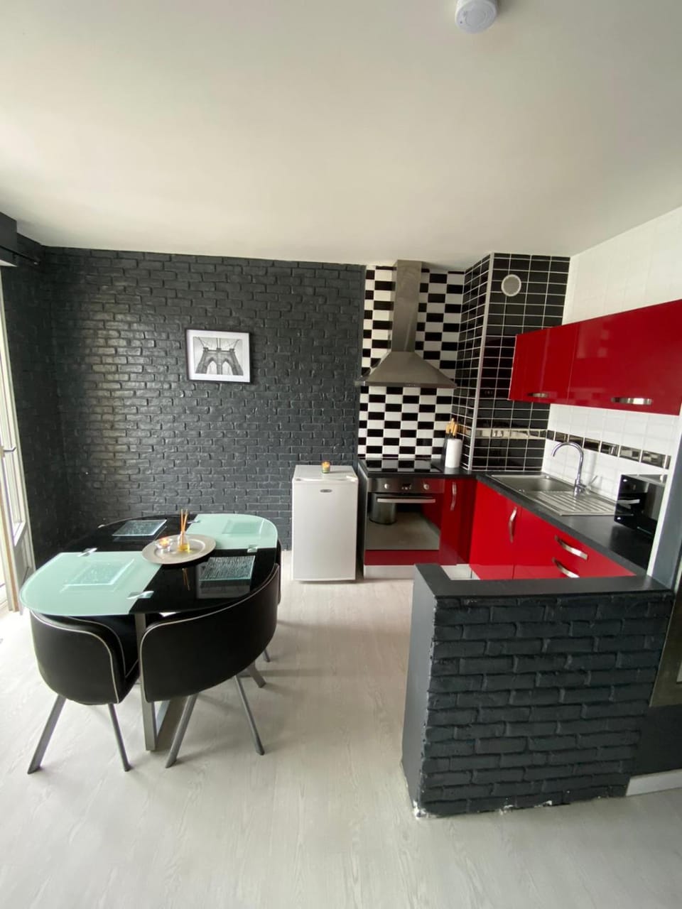 Verdun Apartment in Île-de-France