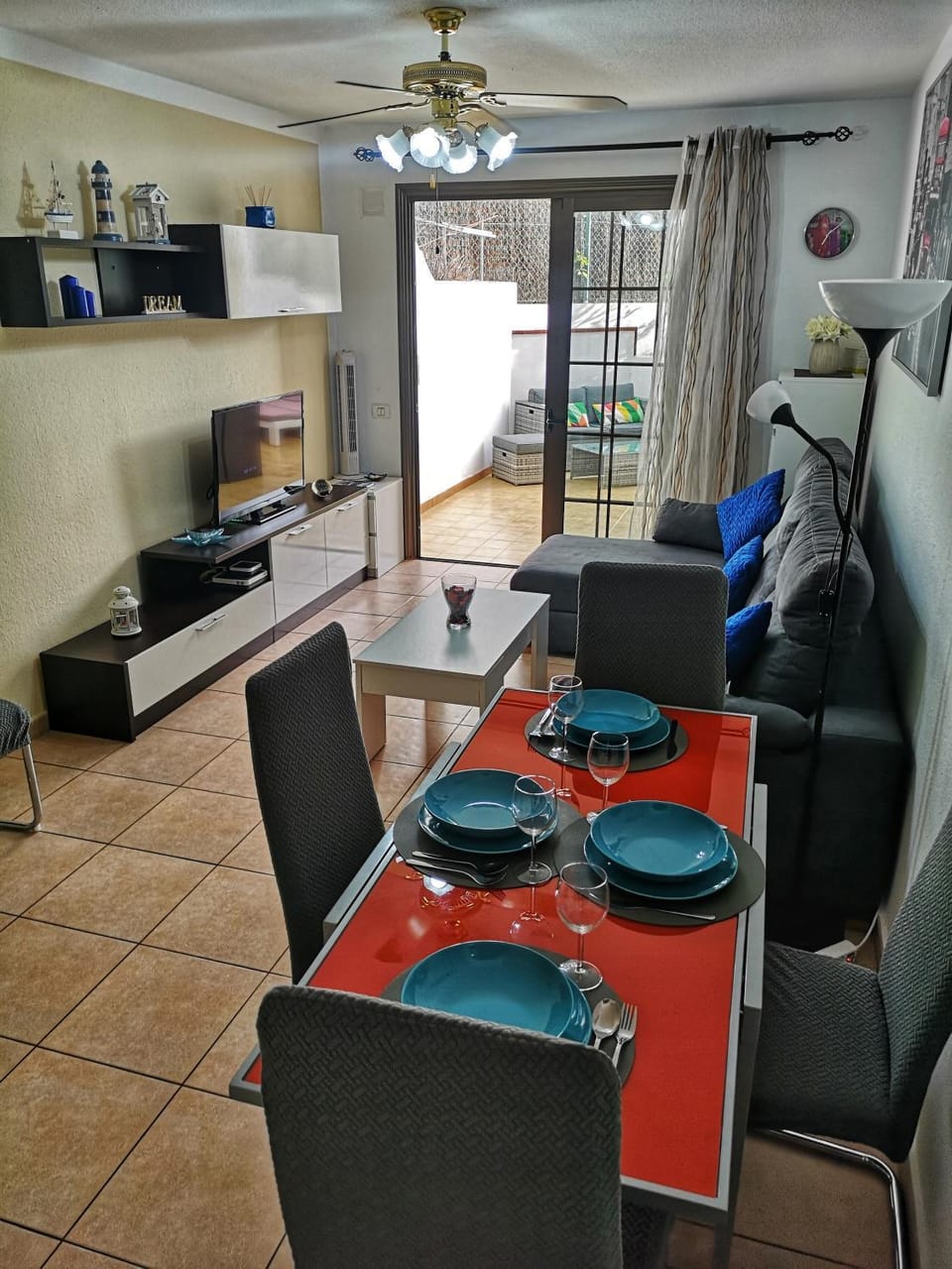 TV and multimedia, Living room, Dining area
