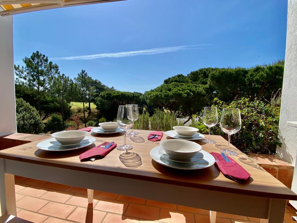 Natural landscape, Golfcourse, View (from property/room), Balcony/Terrace, Dining area