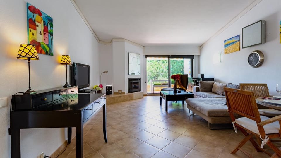 TV and multimedia, Balcony/Terrace, Dining area, Family