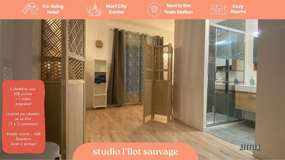 Bathroom, Living room, Meeting/conference room
