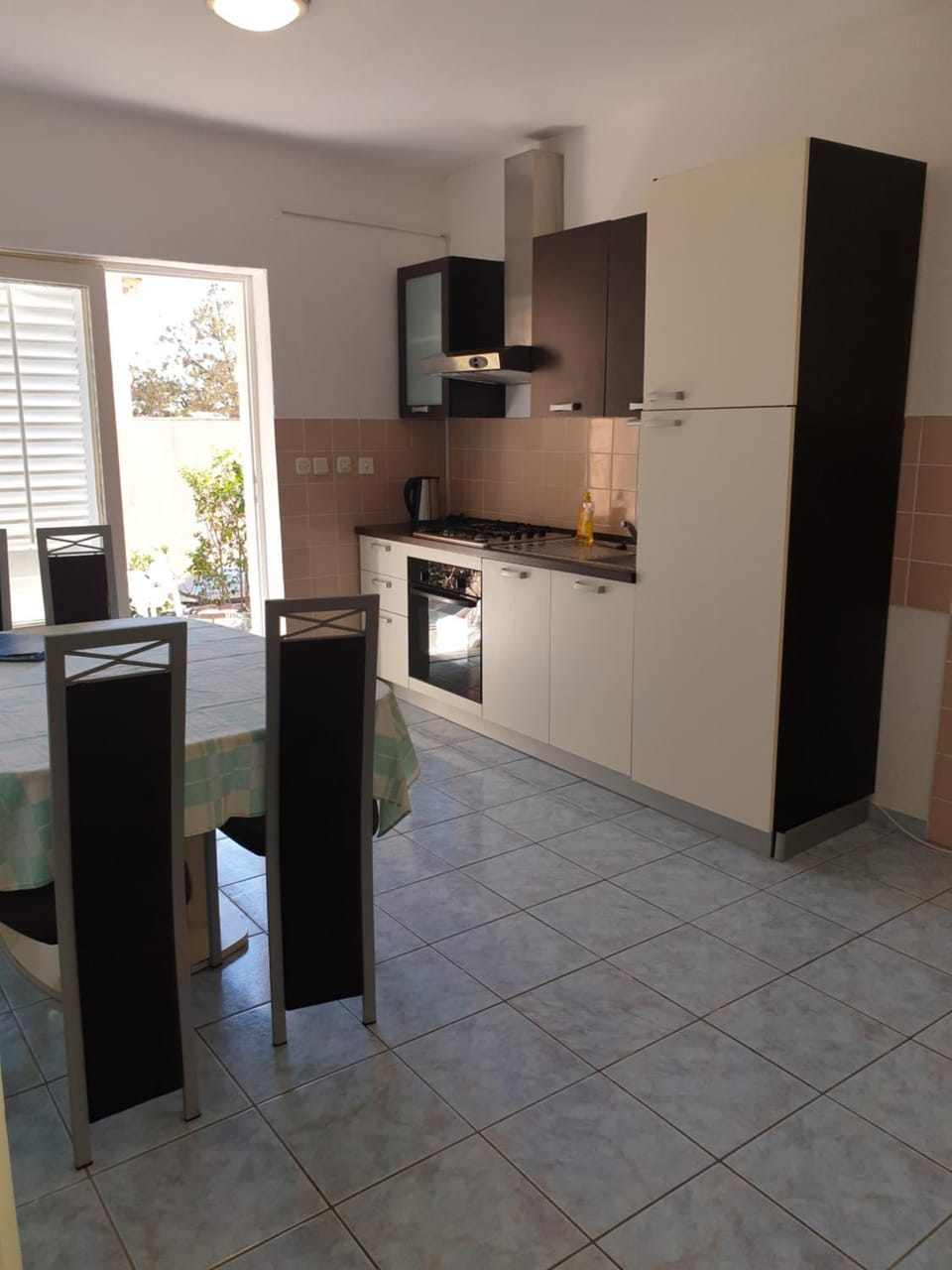 Kitchen or kitchenette, Dining area, pet friendly