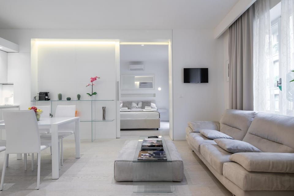 Kitchen or kitchenette, Seating area
