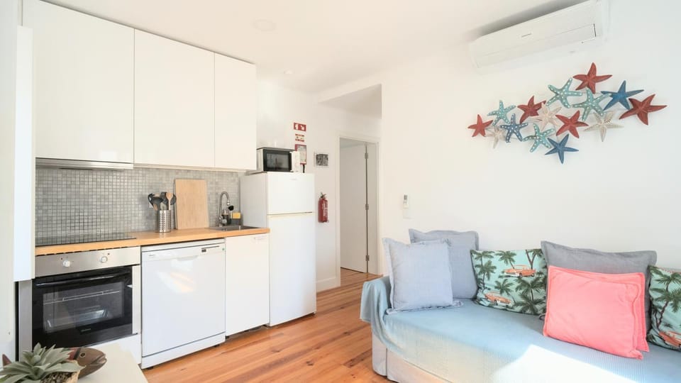 Kitchen or kitchenette, Living room