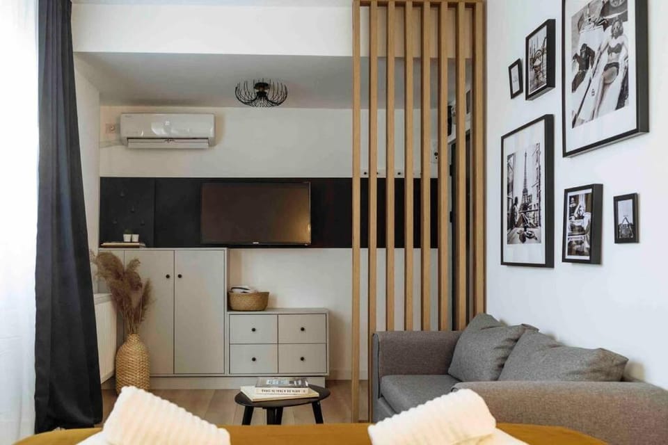 Amazing Views Rooftop Flat - Amzei Square Apartment in Bucharest