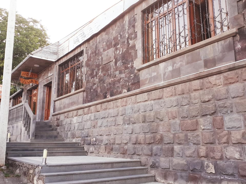 Facade/entrance
