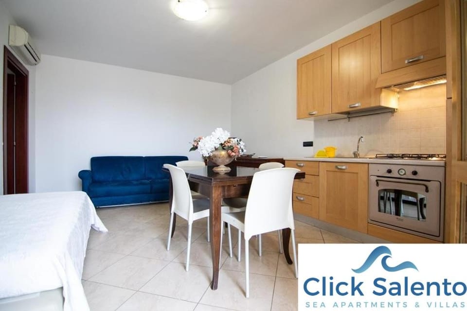 Rosmini Apartment - parcheggio-veranda - Baia Verde - Lido - by Click Salento House in Gallipoli