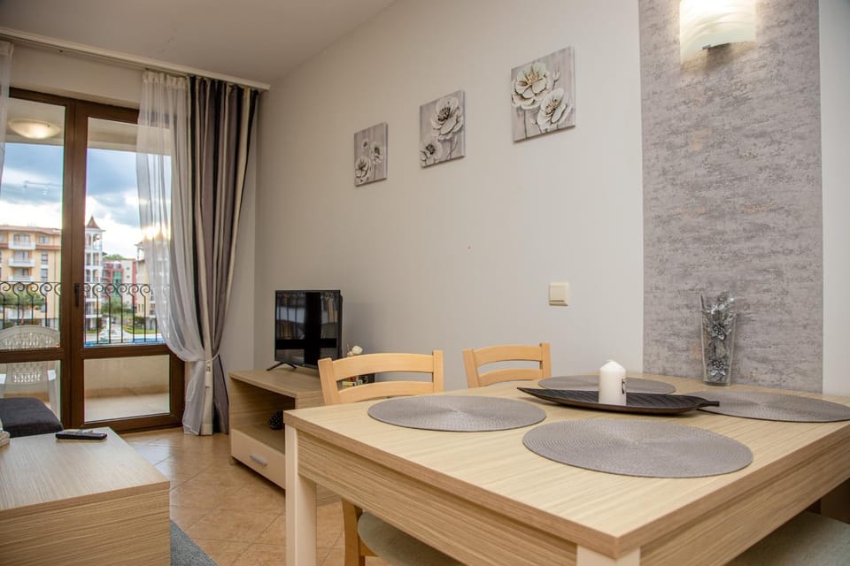 Sunny apartment in a complex with a POOL and GYM by Flаt Manаger Apartment in Sunny Beach