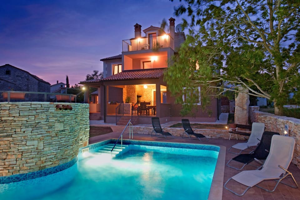 Property building, Swimming pool