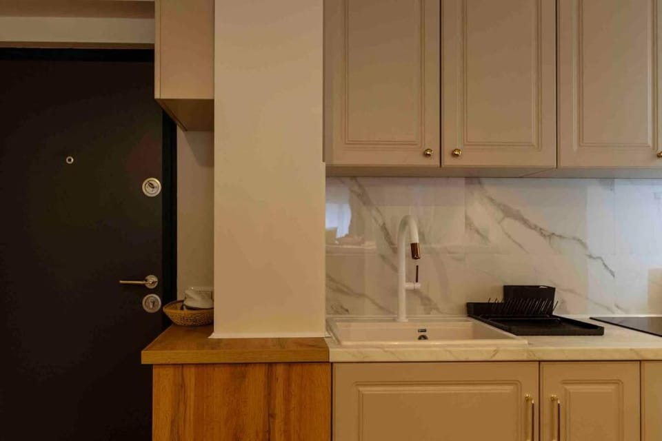 Stunning Views 2BR Intercontinental Flat Apartment in Bucharest