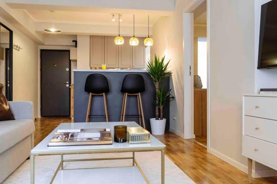 Stunning Views 2BR Intercontinental Flat Apartment in Bucharest