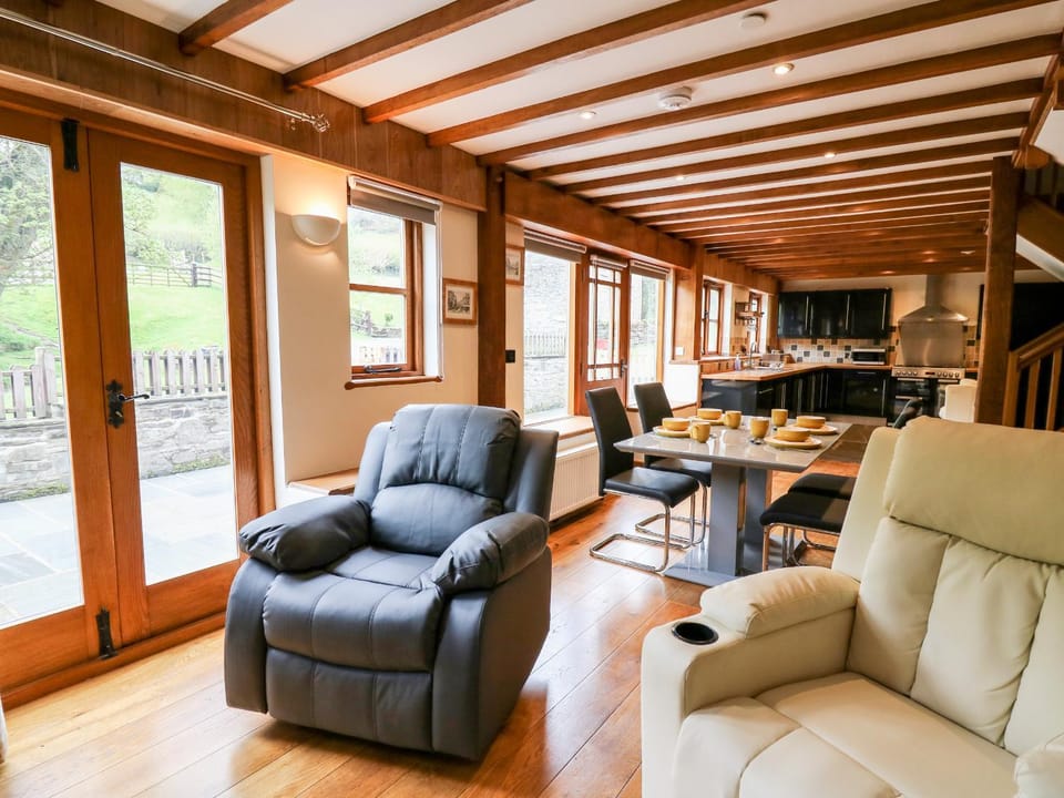 Ploony Barn House in Llangunllo