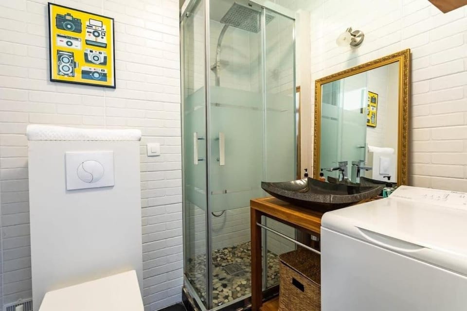 Shower, Toilet, Bathroom