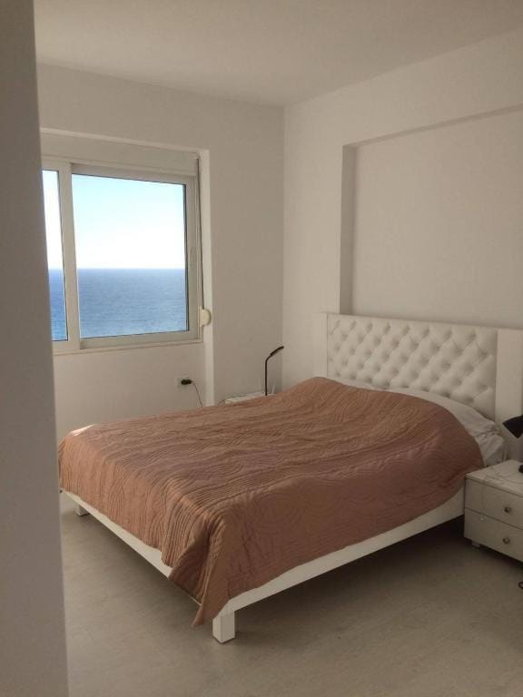 Bed, Bedroom, Sea view
