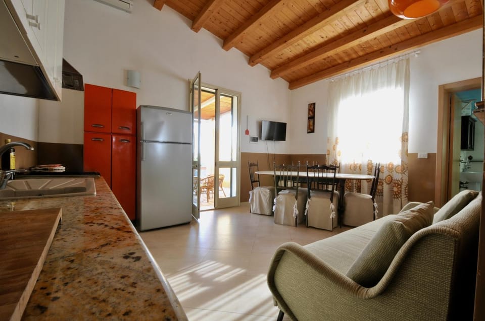 Kitchen or kitchenette, Living room, Photo of the whole room, Dining area, Lunch