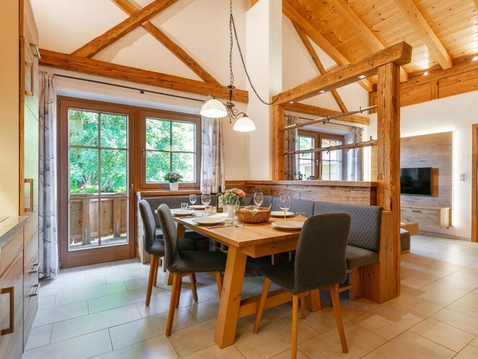 Living room, Dining area